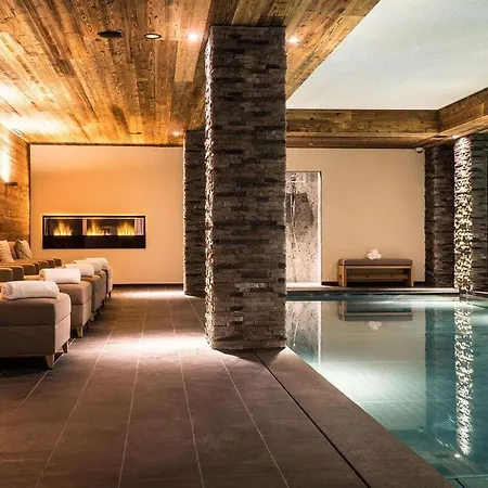 Alpine Chalet - 10 Bedrooms Villa