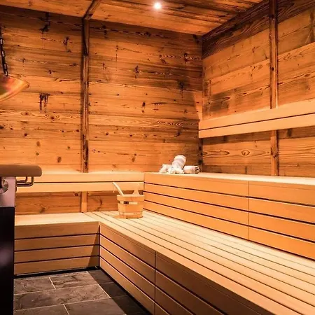 Villa Alpine Chalet - 10 Bedrooms Saas-Fee