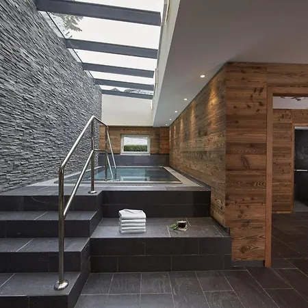 Alpine Chalet - 10 Bedrooms Saas-Fee